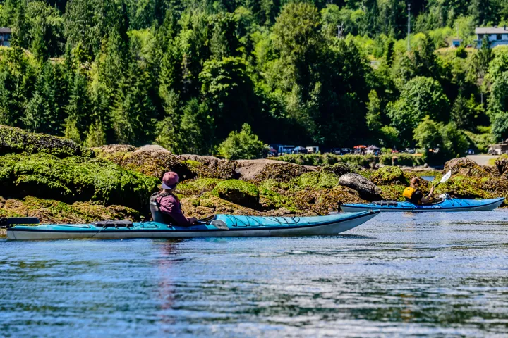 a small boat in a body of water